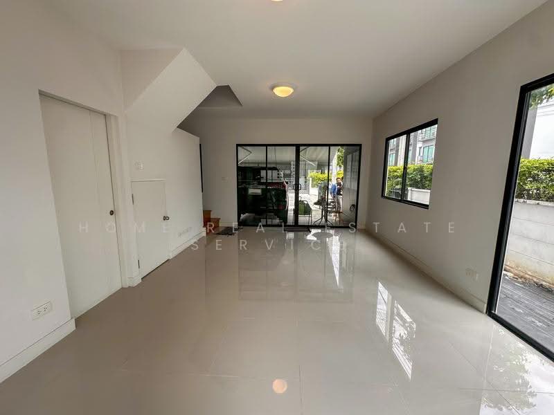 Baan Klang Muang Ratchaphruek - Rattanathibet : บ้านกลางเมือง ราชพฤกษ์ - รัตนาธิเบศร์, นนทบุรี, ซอย โยธาธิการ นนทบุรี 2023, บางรักใหญ่, บางบัวทอง, นนทบุรี, 145 ตร.ม., ทาวน์เฮ้าส์ ขาย, โดย HOME Real Estate Service, 500503469 - DDproperty.com