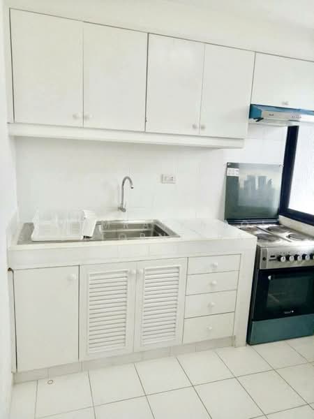 The Royal Navin Tower, Bangkok, Chuea Phloeng Road, Chong Nonsi, Yan Nawa, Bangkok, 3 Bedrooms, 160 sqm, Condo For Rent, by Chomratkamol Soontorntarawong (Gor), 500503472 - DDproperty.com