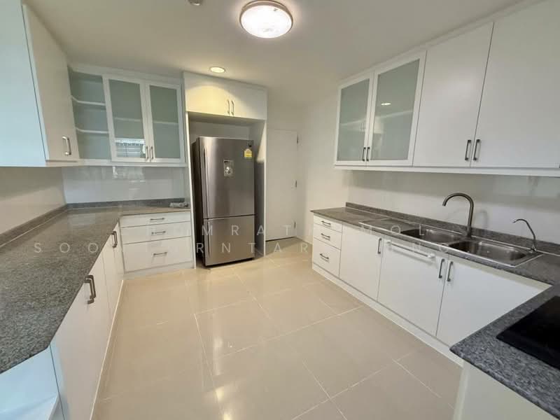 D.S. Tower 1 Sukhumvit 33, Bangkok, Soi Phrom Chit, Khlong Tan Nua, Watthana, Bangkok, 3 Bedrooms, 236 sqm, Condo For Rent, by Chomratkamol Soontorntarawong (Gor), 500503479 - DDproperty.com