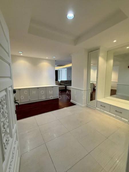 D.S. Tower 1 Sukhumvit 33, Bangkok, Soi Phrom Chit, Khlong Tan Nua, Watthana, Bangkok, 3 Bedrooms, 236 sqm, Condo For Rent, by Chomratkamol Soontorntarawong (Gor), 500503479 - DDproperty.com