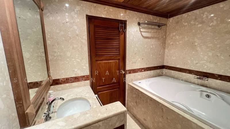 Sukhumvit Park, Bangkok, 27 Soi Sukhumvit 10, Khlong Toei, Bangkok, 2 Bedrooms, 78 sqm, Condo For Rent, by Chomratkamol Soontorntarawong (Gor), 500503566 - DDproperty.com