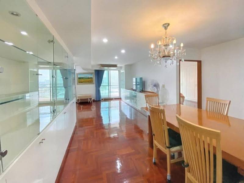 Royal Castle Sukhumvit : รอยัล คาสเซอร์ สุขุมวิท, กรุงเทพ, 30 ซอยสุขุมวิท 39, คลองเตยเหนือ, วัฒนา, กรุงเทพ, 140 ตร.ม., คอนโด ขาย, โดย Chomratkamol Soontorntarawong (Gor), 500503570 - DDproperty.com