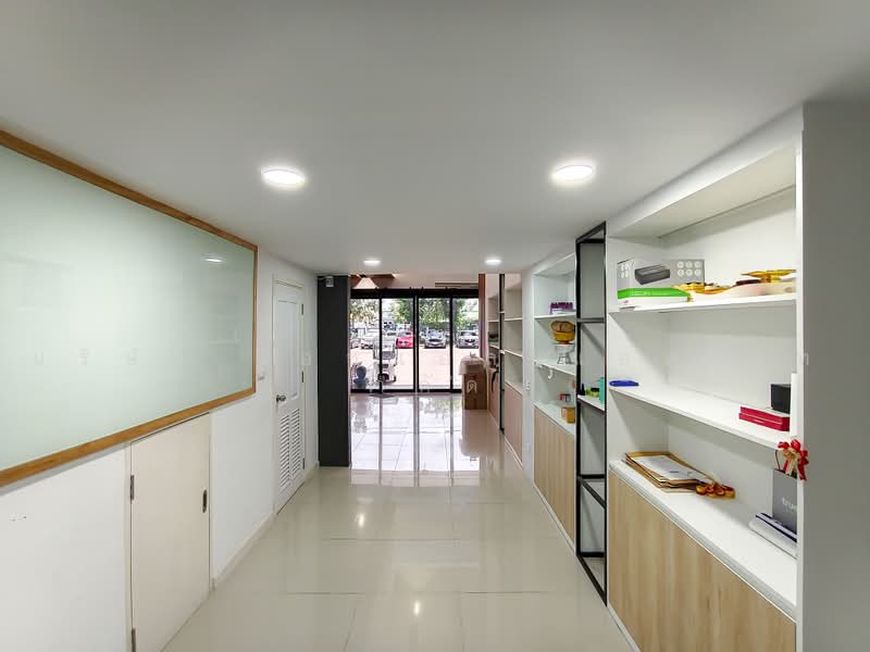 ทาวน์โฮม 3.5 ชั้น เมทโทร บิซทาวน์ แจ้งวัฒนะ 3 (ถนนหอการค้าไทย), นนทบุรี, คลองพระอุดม, ปากเกร็ด, นนทบุรี, 180 ตร.ม., ทาวน์เฮ้าส์ ขาย, โดย บริษัท เอชแอล แอสเซท จำกัด, 500503584 - DDproperty.com