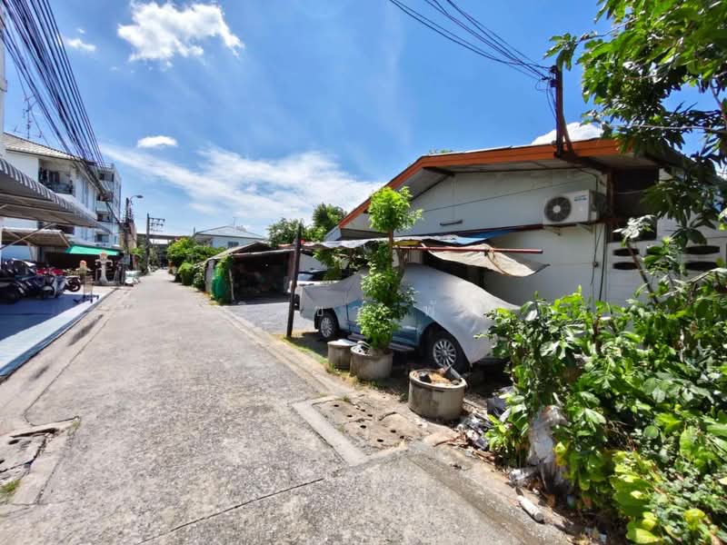 ขายด่วน! ที่ดินพร้อมสิ่งปลูกสร้าง (บ้านเช่า 7 ห้อง) 150 ตร.ว. ทำเลทองลาดพร้าววังหิน 77, bangkok, Lat Phrao, Bangkok, , 600 sqm, Land For Sale, by ชญาพิชชา พันธกิจ, 500503617 - DDproperty.com