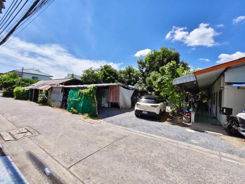 ขายด่วน! ที่ดินพร้อมสิ่งปลูกสร้าง (บ้านเช่า 7 ห้อง) 150 ตร.ว. ทำเลทองลาดพร้าววังหิน 77, bangkok, Lat Phrao, Bangkok, , 600 sqm, Land For Sale, by ชญาพิชชา พันธกิจ, 500503617 - DDproperty.com