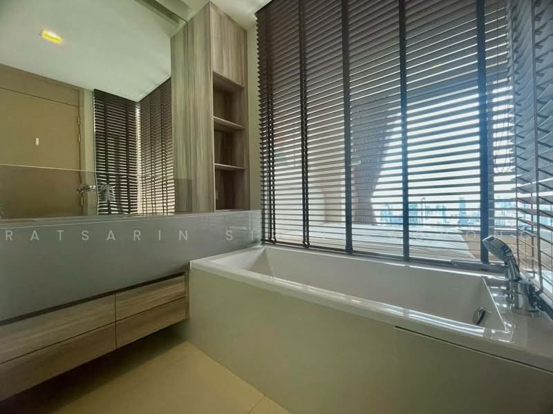 The Esse Asoke, Bangkok, 333 Soi Sukhumvit 21, Sukhumvit Road, Khlongtoei Nua, Watthana, Bangkok, 1 Bedroom, 42 sqm, Condo For Rent, by Ratsarin Sirinipaspong, 500503635 - DDproperty.com