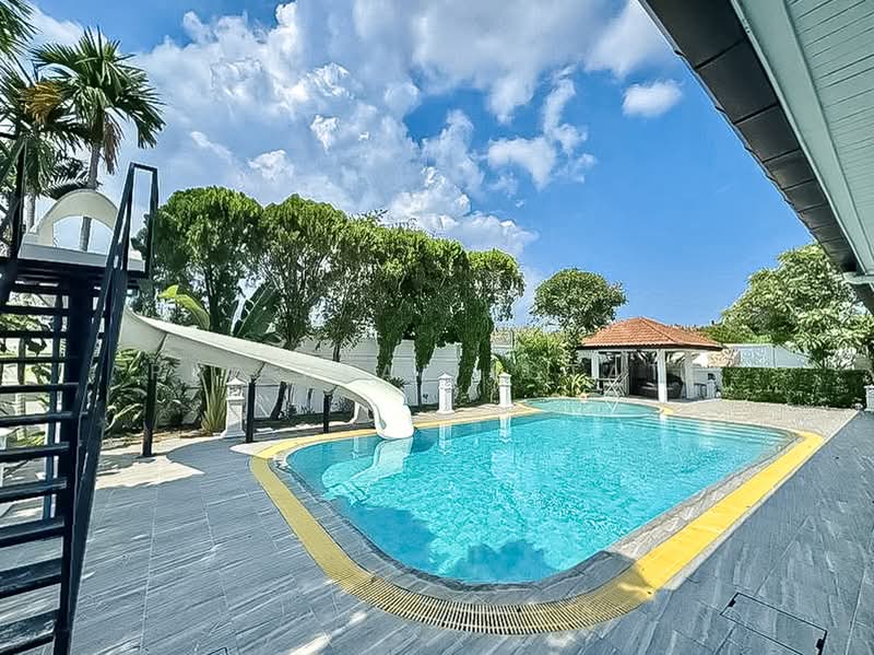 High End House for Sale Thung Klom Tan Man 3Bed Private Pool, Chon Buri (Pattaya), Bang Lamung, Bang Lamung (Pattaya), Chon Buri (Pattaya), 3 Bedrooms, 350 sqm, Single Detached House For Sale, by PLC real estate, 500503657 - DDproperty.com
