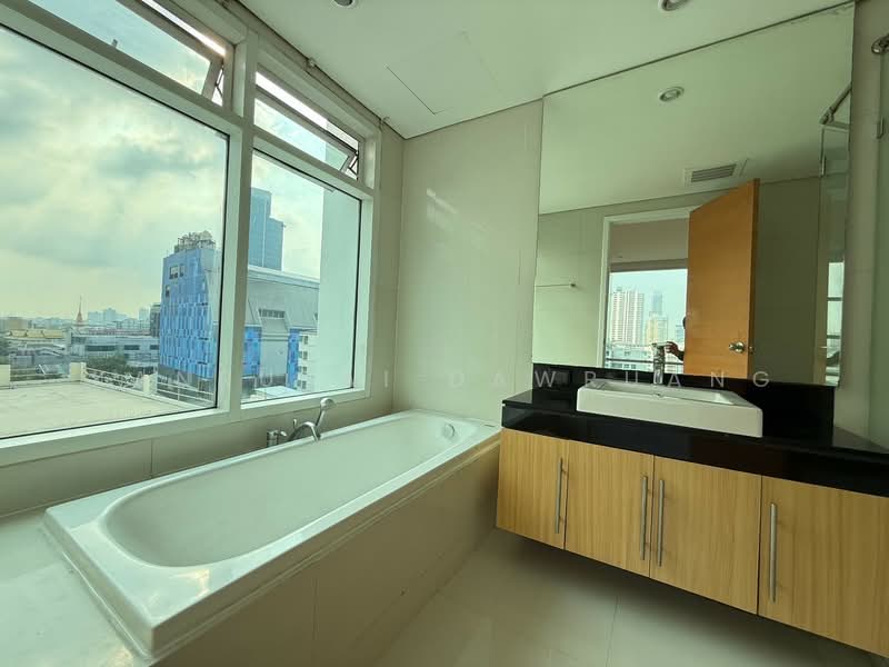 Fullerton Sukhumvit, Bangkok, Sukhumvit Road, Khlong Tan Nua, Watthana, Bangkok, 2 Bedrooms, 105 sqm, Condo For Sale, by Kanrutai Dawruang, 500503729 - DDproperty.com
