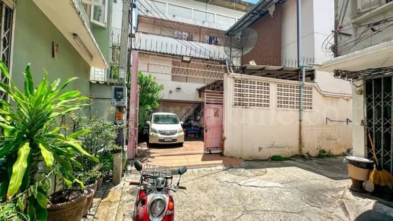 สาธุประดิษฐ์ 16, Bangkok, สาธุประดิษฐ์, Bang Klo, Bang Kho Laem, Bangkok, 7 Bedrooms, 300 sqm, Townhouse For Sale, by คุณ กฤติน ( มาร์ค ), 500503773 - DDproperty.com