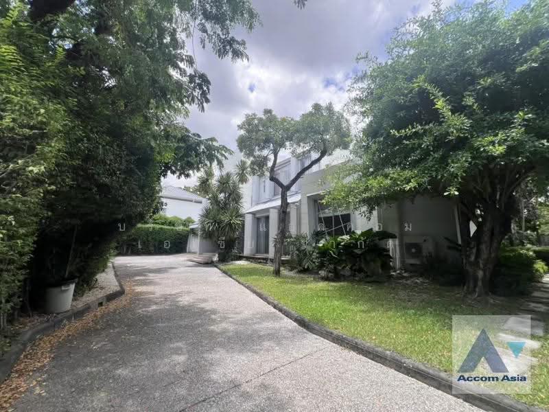 Partly Furnished, Private Swimming Pool, Pet friendly 4 Bedrooms House for Rent in New Phetchaburi, Bangkok, Bang Kapi, Huai Khwang, Bangkok, 4 Bedrooms, 400 sqm, Single Detached House For Rent, by บริษัท แอคคอม เอเซีย จำกัด, 500503777 - DDproperty.com