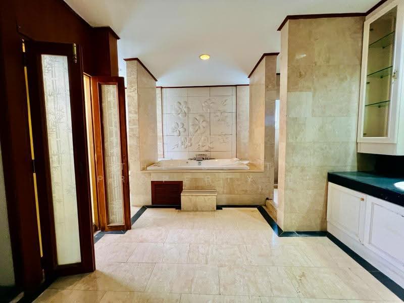 Baan Klang Muang Ratchada-Mengjai 1, Bangkok, 522 50-151 Saha Kan Pramun Alley, Wang Thonglang, Bangkok, 6 Bedrooms, 100 sqm, Townhouse For Sale, by The Best Property ปู, 500503850 - DDproperty.com