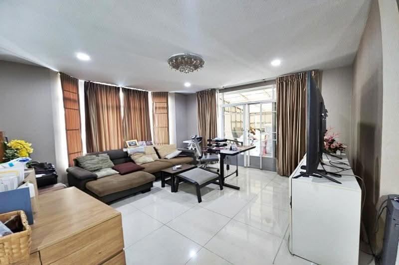 The Plant Rama 9 - Wongwaen 2, Bangkok, Patthana Chonabot 3 Road, Khlong Song Ton Nun, Lat Krabang, Bangkok, 4 Bedrooms, 230 sqm, Single Detached House For Sale, by คุณแพรว, 500503907 - DDproperty.com
