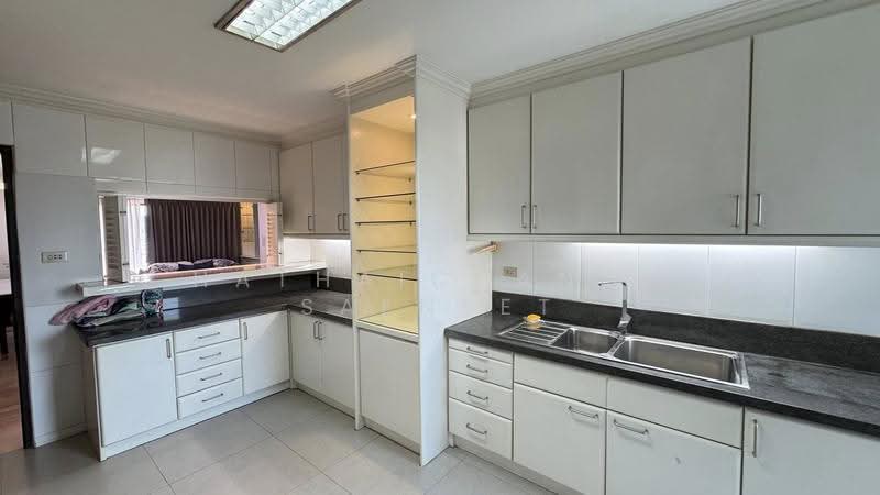 Richmond Palace, Bangkok, Soi Sukhumvit 43 Sukhumvit Road, Khlong Tan Nua, Watthana, Bangkok, 3 Bedrooms, 164 sqm, Condo For Rent, by Hathaichanok Saenset, 500503938 - DDproperty.com