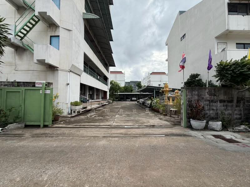 For Sale Office Building 9 Storey Sukhumvit 101/1 Price 45 mb, Bangkok, Bang Chak, Phra Khanong, Bangkok, , 1,307 sqm, Office Space For Sale, by ยอดชาย สราญฤทธิชัย, 500503945 - DDproperty.com