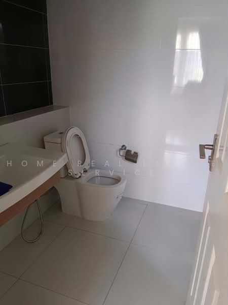 Laddarom Chaiyaphruk-Chaengwattana, Nonthaburi, Chaiyapruek Road, Khlong Phra Udom, Pak Kret, Nonthaburi, 4 Bedrooms, 220 sqm, Single Detached House For Sale, by HOME Real Estate Service, 500503978 - DDproperty.com