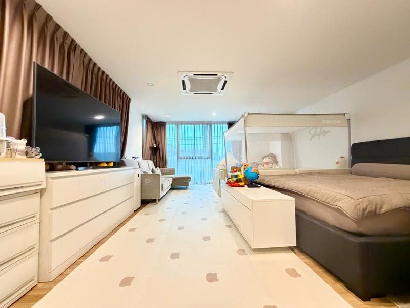 แกลม แกลมเมอรัส ลีฟวิ่ง ลาดพร้าว, Bangkok, Lat Phrao, Bangkok, 4 Bedrooms, 390 sqm, Townhouse For Sale, by The Best Property เมย์, 500503984 - DDproperty.com