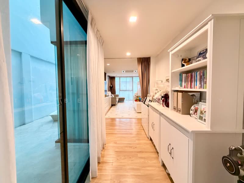 แกลม แกลมเมอรัส ลีฟวิ่ง ลาดพร้าว, Bangkok, Lat Phrao, Bangkok, 4 Bedrooms, 390 sqm, Townhouse For Sale, by The Best Property เมย์, 500503984 - DDproperty.com