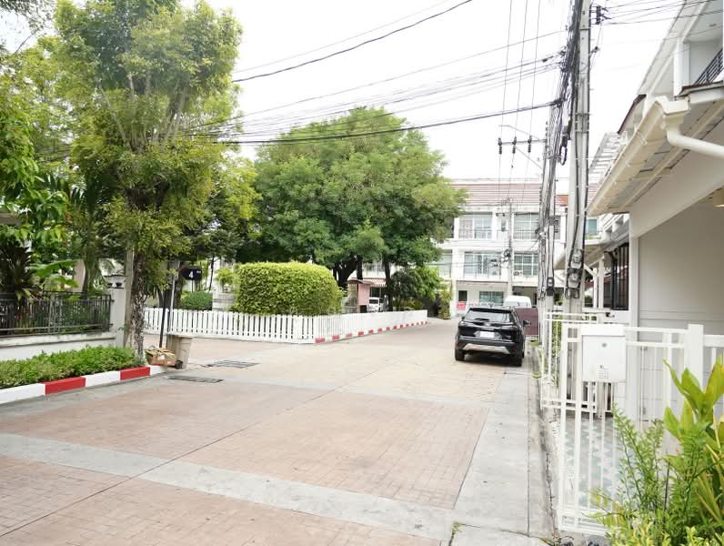 Baan Klang Muang Urbanion Sukhumvit 113, Samut Prakan, Samrong Nua, Muang Samut Prakarn, Samut Prakan, 3 Bedrooms, 206 sqm, Townhouse For Sale, by คุณเอ๋, 500504011 - DDproperty.com