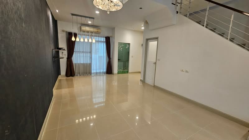 บ้านกลางเมือง เออบาเนี่ยน สุขุมวิท 113, สมุทรปราการ, สำโรงเหนือ, เมืองสมุทรปราการ, สมุทรปราการ, 206 ตร.ม., ทาวน์เฮ้าส์ ขาย, โดย คุณเอ๋, 500504011 - DDproperty.com