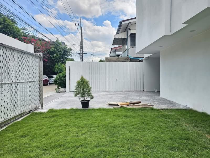 บ้านเดี่ยวโชคชัย4, กรุงเทพ, ลาดพร้าว, กรุงเทพ, 200 ตร.ม., บ้านเดี่ยว ขาย, โดย อภิมงคล สุขเกษม, 500504077 - DDproperty.com