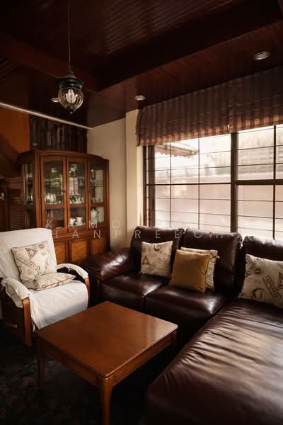 Townhouse in Sukhumvit 71, Bangkok, Khlong Tan Nua, Watthana, Bangkok, 3 Bedrooms, 200 sqm, Townhouse For Sale, by Kamonporn Chanpreecha, 500504121 - DDproperty.com