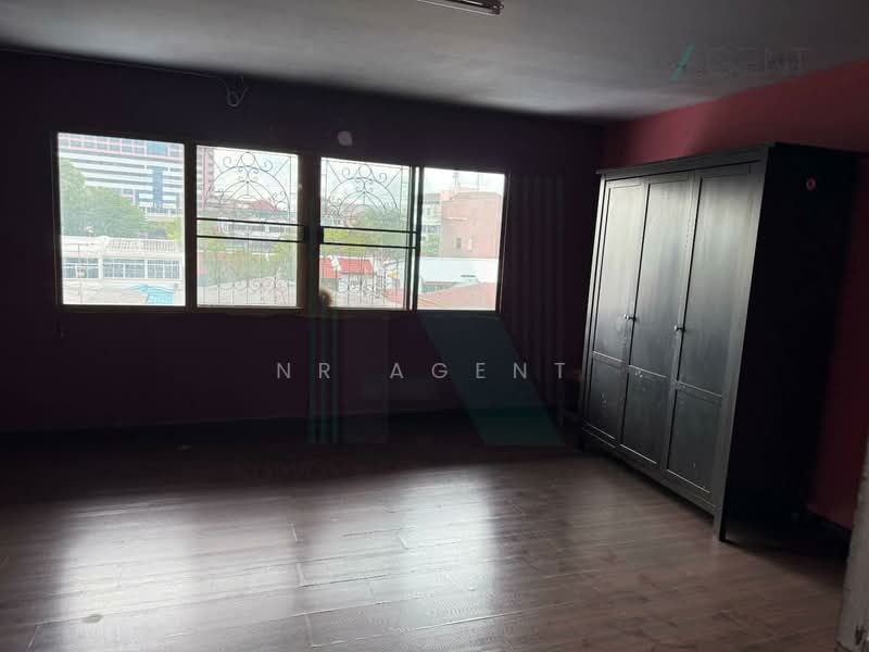 Sriwara Town in Town, Bangkok, Sriwara Road, Phlapphla, Wang Thonglang, Bangkok, 5 Bedrooms, 200 sqm, Townhouse For Sale, by NR AGENT, 500504138 - DDproperty.com