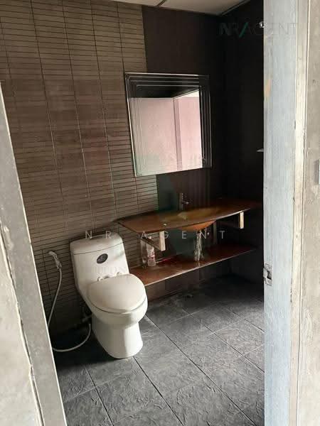 Sriwara Town in Town, Bangkok, Sriwara Road, Phlapphla, Wang Thonglang, Bangkok, 5 Bedrooms, 200 sqm, Townhouse For Sale, by NR AGENT, 500504138 - DDproperty.com