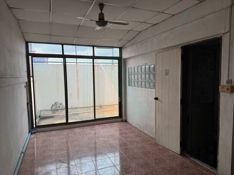 Sriwara Town in Town, Bangkok, Sriwara Road, Phlapphla, Wang Thonglang, Bangkok, 5 Bedrooms, 200 sqm, Townhouse For Sale, by NR AGENT, 500504138 - DDproperty.com