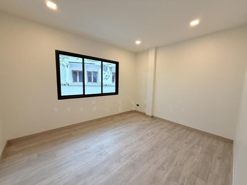 Mantana Wongwaen-Pinklao, Nonthaburi, Bang Muang, Bang Yai, Nonthaburi, 4 Bedrooms, 400 sqm, Single Detached House For Sale, by อานันท์ ขจรศักดิ์ว่องไว, 500504248 - DDproperty.com