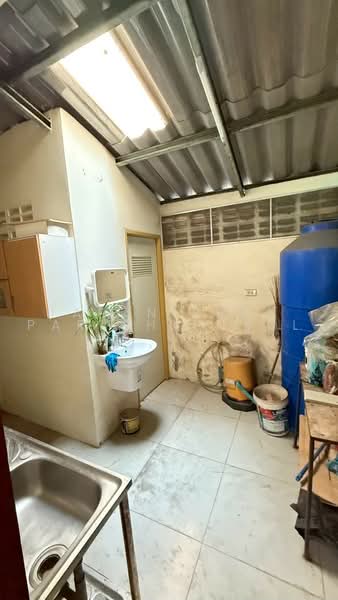 4.5-Storey Shophouse / Commercial Building Kanchanaphisek Road, Lak Song, Bang Khae, Bangkok 10160, Bangkok, กาญจนาภิเษก, Lak Song, Bang Khae, Bangkok, 3 Bedrooms, 200 sqm, Townhouse For Sale, by Tapaniphan Parichattkul, 500504250 - DDproperty.com