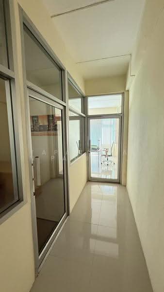 4.5-Storey Shophouse / Commercial Building Kanchanaphisek Road, Lak Song, Bang Khae, Bangkok 10160, Bangkok, กาญจนาภิเษก, Lak Song, Bang Khae, Bangkok, 3 Bedrooms, 200 sqm, Townhouse For Sale, by Tapaniphan Parichattkul, 500504250 - DDproperty.com