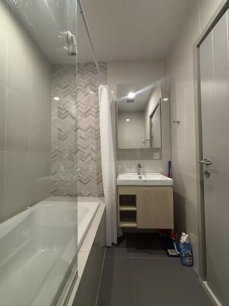 Oka Haus Sukhumvit 36, Bangkok, 3399 Rama 4 Road, Khong Tan, Khlong Toei, Bangkok, 1 Bedroom, 41 sqm, Condo For Rent, by Agentbkk, 500504256 - DDproperty.com