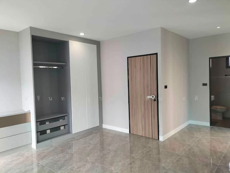 Townhouse Srinakarin 40, Bangkok, Srinakarin 40, Nong Bon, Prawet, Bangkok, 3 Bedrooms, 200 sqm, Single Detached House For Rent, by ปรินทร์ญาดา ชิณโชติ, 500504265 - DDproperty.com