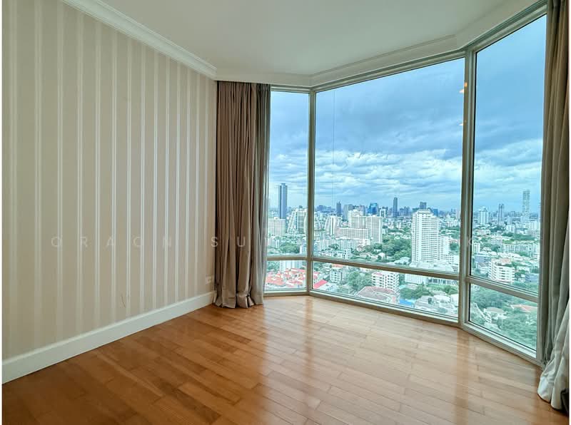 Royce Private Residences, Bangkok, 61 Soi Sukhumvit 31, Khlongtoei Nua, Watthana, Bangkok, 2 Bedrooms, 112 sqm, Condo For Sale, by Oraon Suwanmongko, 500504267 - DDproperty.com
