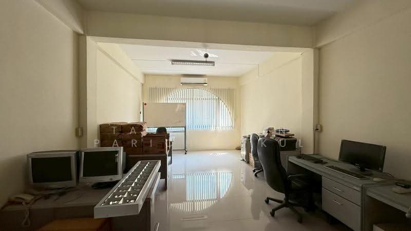 4.5-Storey Shophouse / Commercial Building Kanchanaphisek Road, Lak Song, Bang Khae, Bangkok 10160, Bangkok, กาญจนาภิเษก, Lak Song, Bang Khae, Bangkok, , 200 sqm, Shophouse For Sale, by Tapaniphan Parichattkul, 500504281 - DDproperty.com