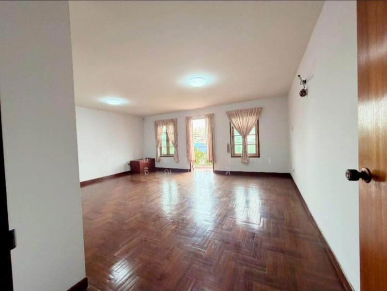 House Ratchada 32, Bangkok, ratchada 32, Chan Kasem, Chatuchak, Bangkok, 6 Bedrooms, 200 sqm, Townhouse For Rent, by ปรินทร์ญาดา ชิณโชติ, 500504310 - DDproperty.com