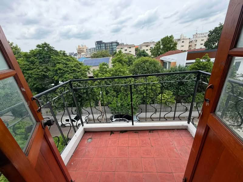 House Ratchada 32, Bangkok, ratchada 32, Chan Kasem, Chatuchak, Bangkok, 6 Bedrooms, 200 sqm, Townhouse For Rent, by ปรินทร์ญาดา ชิณโชติ, 500504310 - DDproperty.com