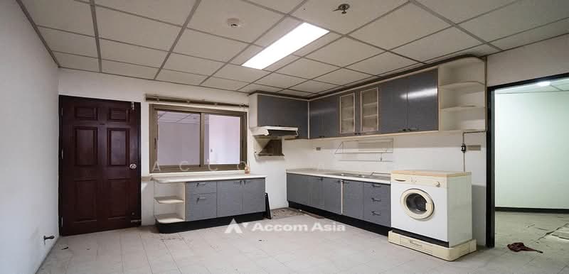 Crystal Garden, Bangkok, 217 Sukhumvit 4 Alley, Khlong Toei, Bangkok, 4 Bedrooms, 332 sqm, Condo For Rent, by Accom Asia, 500504321 - DDproperty.com
