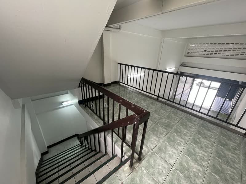 ขายพร้อมผู้เช่า อาคารพาณิชย์ 3.5 ชั้น ติดถนนใหญ่ต้นถนนแพรกษา 18 ตร.ว, สมุทรปราการ, ท้ายบ้านใหม่, เมืองสมุทรปราการ, สมุทรปราการ, 250 ตร.ม., ทาวน์เฮ้าส์ ขาย, โดย คุณก๊อป, 500504323 - DDproperty.com
