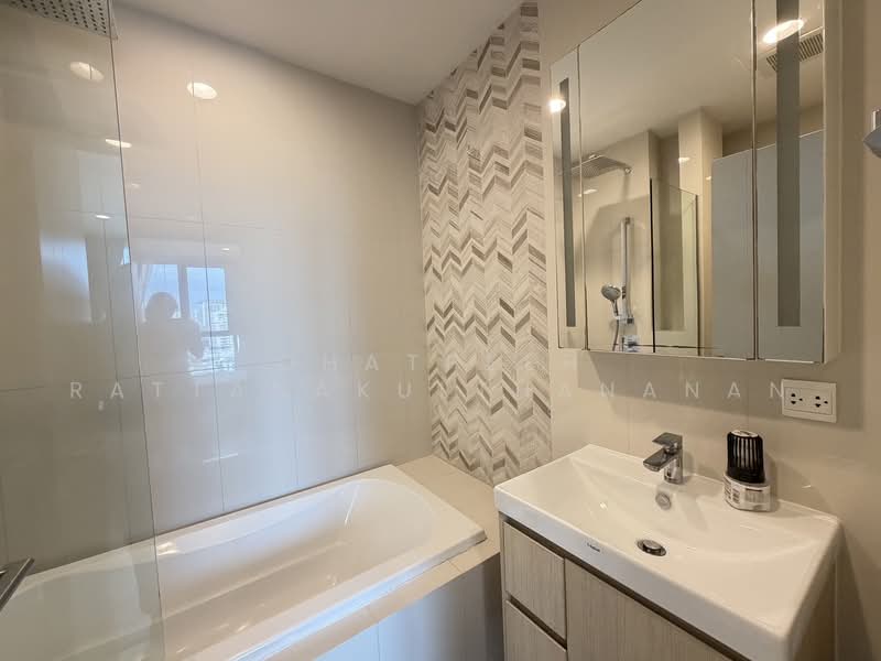 Oka Haus Sukhumvit 36, Bangkok, 3399 Rama 4 Road, Khong Tan, Khlong Toei, Bangkok, 1 Bedroom, 36 sqm, Condo For Rent, by Chatpeeh Rattanakulthananan, 500504404 - DDproperty.com