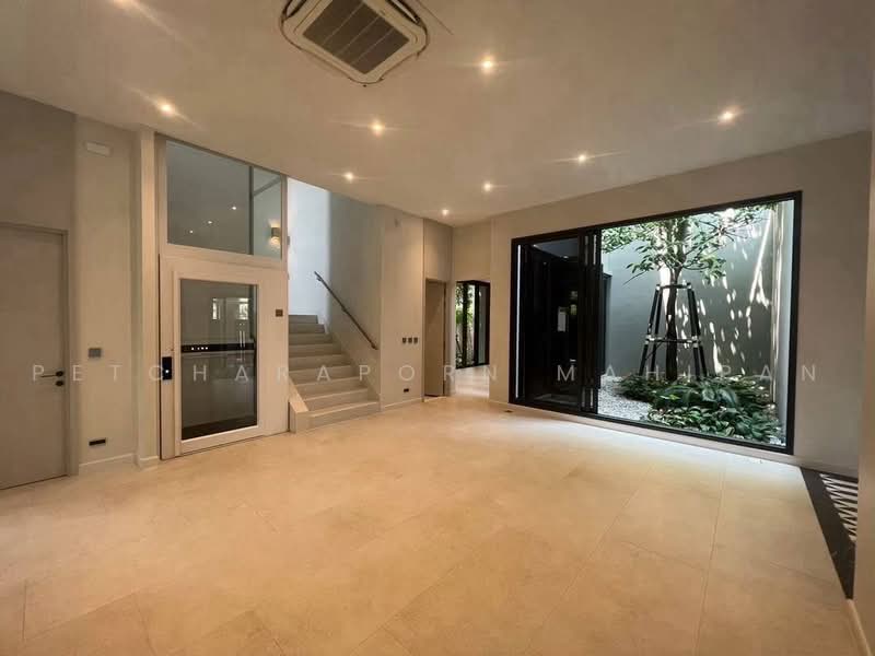 Bugaan Pattanakarn, Bangkok, 498 Panya Village, Suan Luang, Bangkok, 5 Bedrooms, 698 sqm, Single Detached House For Sale, by Petcharaporn Mahipan, 500504411 - DDproperty.com