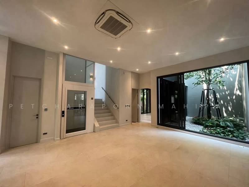 Bugaan Pattanakarn, Bangkok, 498 Panya Village, Suan Luang, Bangkok, 5 Bedrooms, 698 sqm, Single Detached House For Sale, by Petcharaporn Mahipan, 500504411 - DDproperty.com