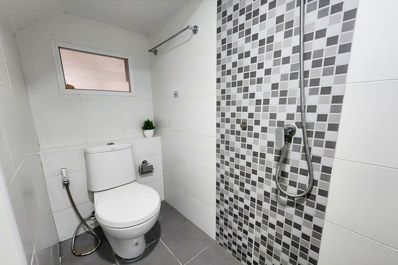 J Town Exclusive Rangsit - Klong 1, Pathum Thani, Rangsit-Nakhon Nayok Canal Road, Prachathipat, Thanyaburi, Pathum Thani, 4 Bedrooms, 120 sqm, Townhouse For Sale, by คุณมิว, 500504413 - DDproperty.com