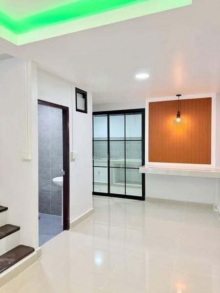 ทาวน์เฮ้าส์ 2 ชั้น 17 ตร.ว ซอยเรวดี 57 แยก 2, Nonthaburi, Talat Kwan, Muang Nonthaburi, Nonthaburi, 3 Bedrooms, 90 sqm, Townhouse For Sale, by นันธิกา ศรีสุวรรณ, 500504420 - DDproperty.com