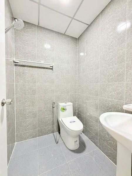 ทาวน์เฮ้าส์ 2 ชั้น 17 ตร.ว ซอยเรวดี 57 แยก 2, Nonthaburi, Talat Kwan, Muang Nonthaburi, Nonthaburi, 3 Bedrooms, 90 sqm, Townhouse For Sale, by นันธิกา ศรีสุวรรณ, 500504420 - DDproperty.com