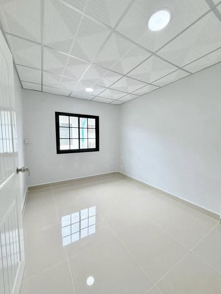 ทาวน์เฮ้าส์ 2 ชั้น 17 ตร.ว ซอยเรวดี 57 แยก 2, Nonthaburi, Talat Kwan, Muang Nonthaburi, Nonthaburi, 3 Bedrooms, 90 sqm, Townhouse For Sale, by นันธิกา ศรีสุวรรณ, 500504420 - DDproperty.com