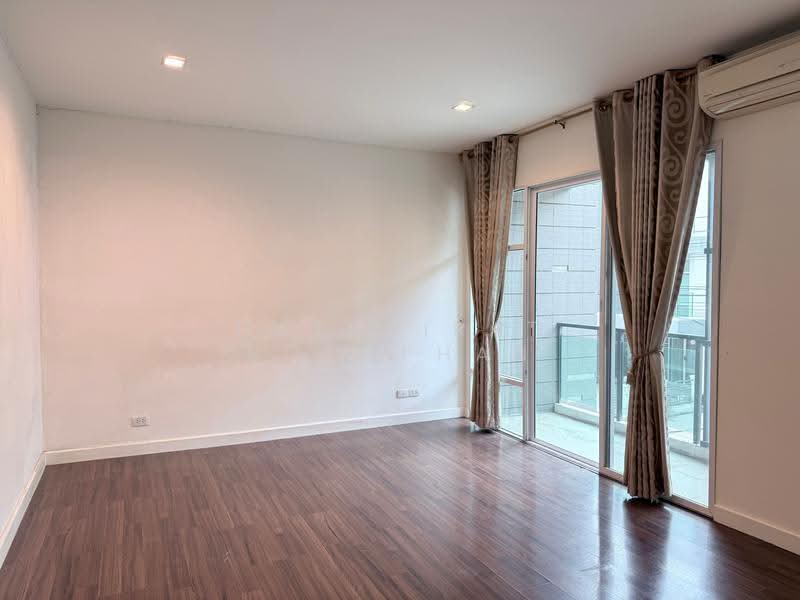 Town Avenue Srinagarindra, Bangkok, Soi On Nut 68, Suan Luang, Bangkok, 3 Bedrooms, 185 sqm, Townhouse For Rent, by Hathairat Rookphan, 500504438 - DDproperty.com