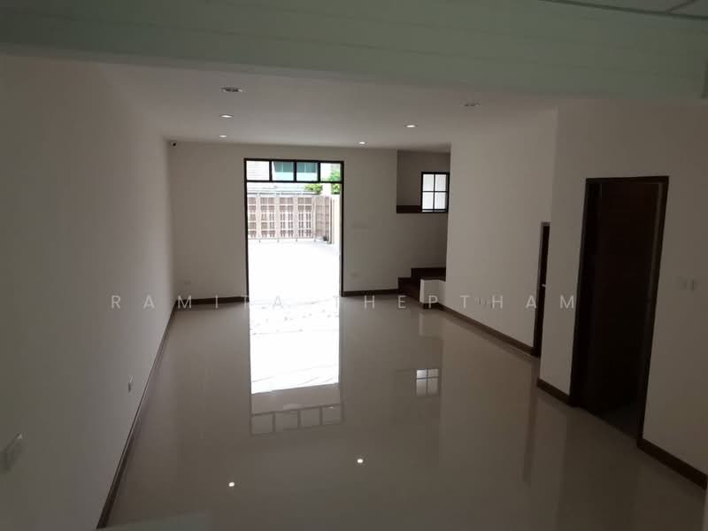 4-BR Townhouse, Bangkok, Bang Wa, Phasi Charoen, Bangkok, 4 Bedrooms, 250 sqm, Townhouse For Sale, by Ramita Theptham, 500504491 - DDproperty.com