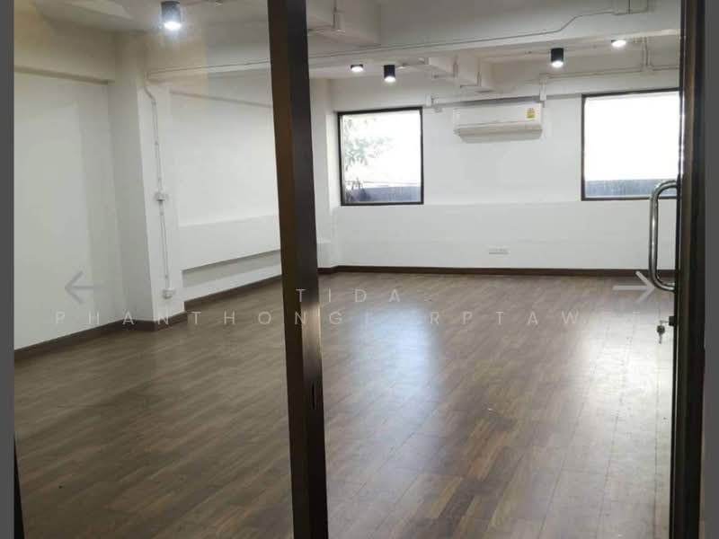 Office space for rent at On Nut 70/1, within the own premises, near BTS On Nut, Bangkok, Prawet, Bangkok, , 675 sqm, Office Space For Rent, by Tida phanthonglarptawee, 500504633 - DDproperty.com