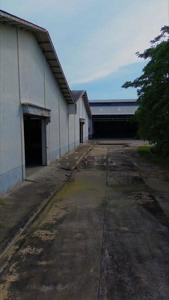 Industrial Land with Buildings | 17 Rai | 7,200 Sq.m. | Suphan Buri, Suphan Buri, Thung Khok, Song Phi Nong, Suphan Buri, , 28,192 sqm, Land For Rent, by ชัยณรงค์ ลิ้มอารีย์สุข, 500504675 - DDproperty.com